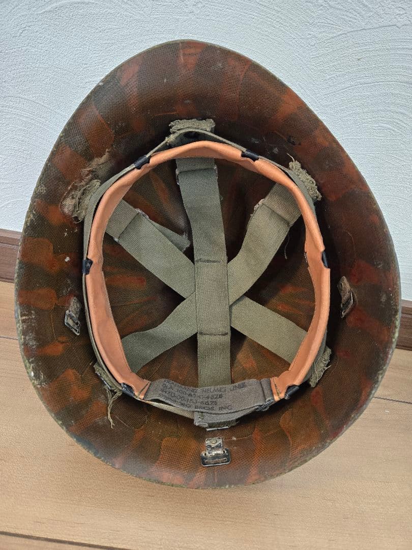 実物　米軍憲兵隊(MP)ヘルメット　オリジナルペイント