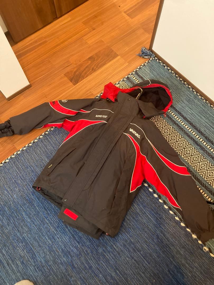 VARIVAS GORE-TEX レインウェア 黒/赤