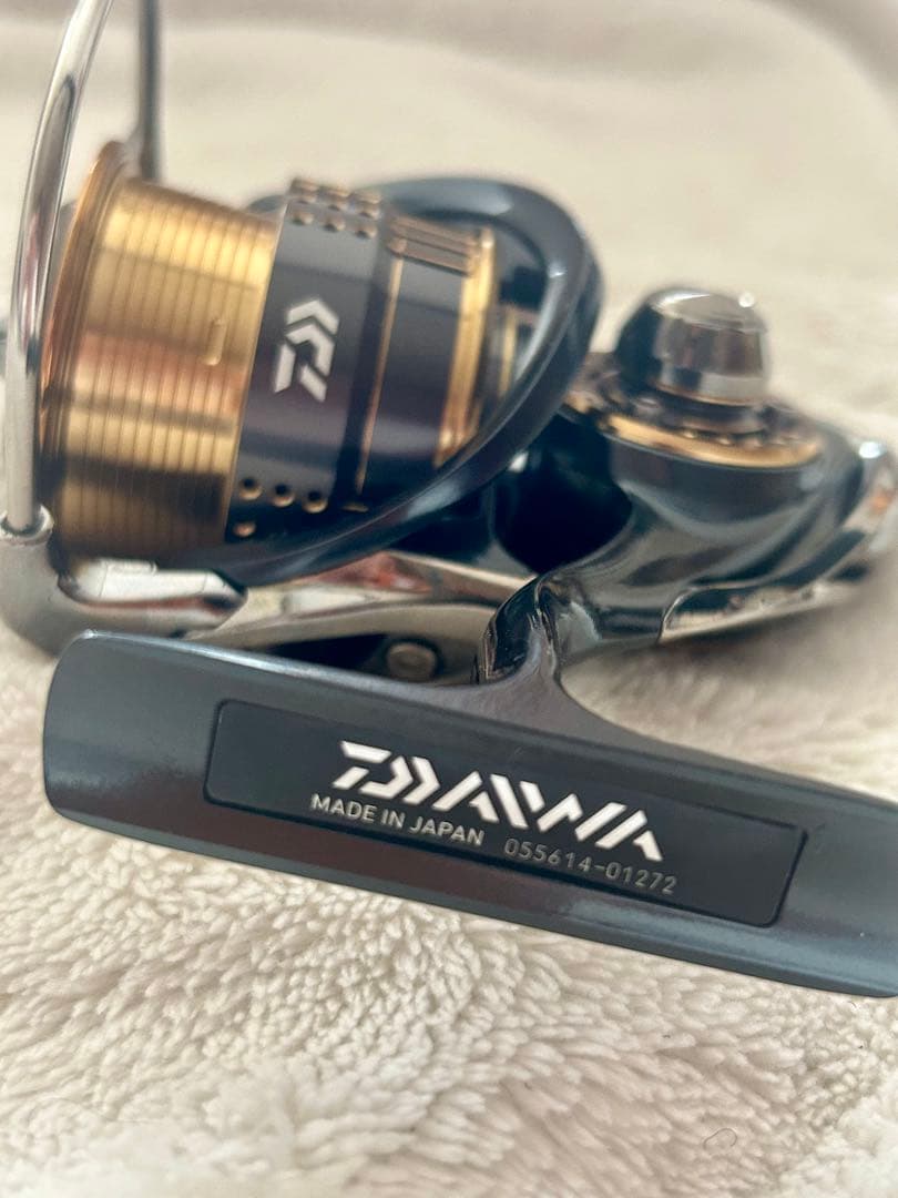 DAIWA EXIST 2505F スピニングリール