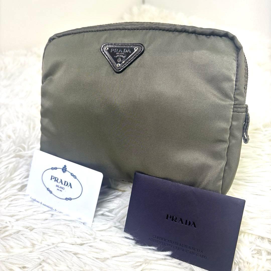 [極美品] PRADA プラダ　ナイロンポーチ　メイク　小物入れ　三角プレート