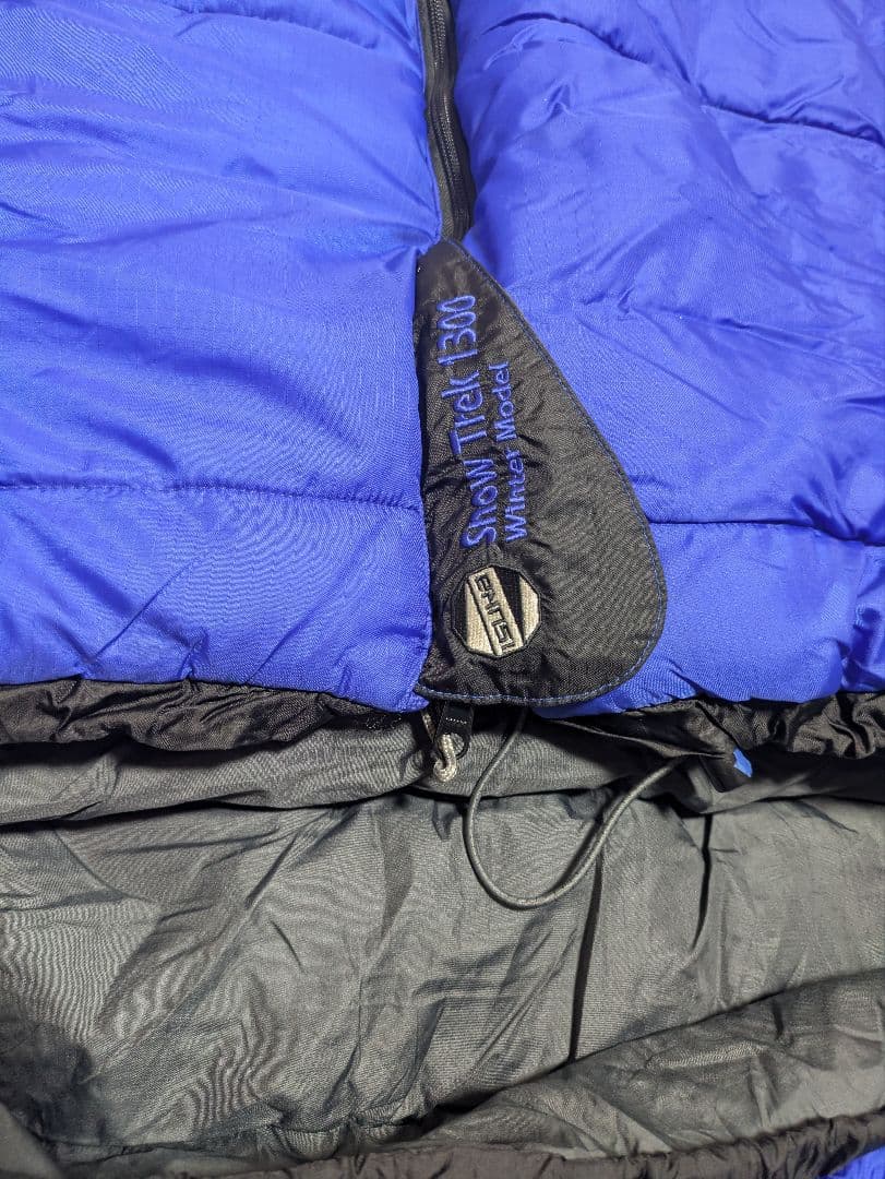 美品　Slow Trek 1300 寝袋 青・黒　イスカ