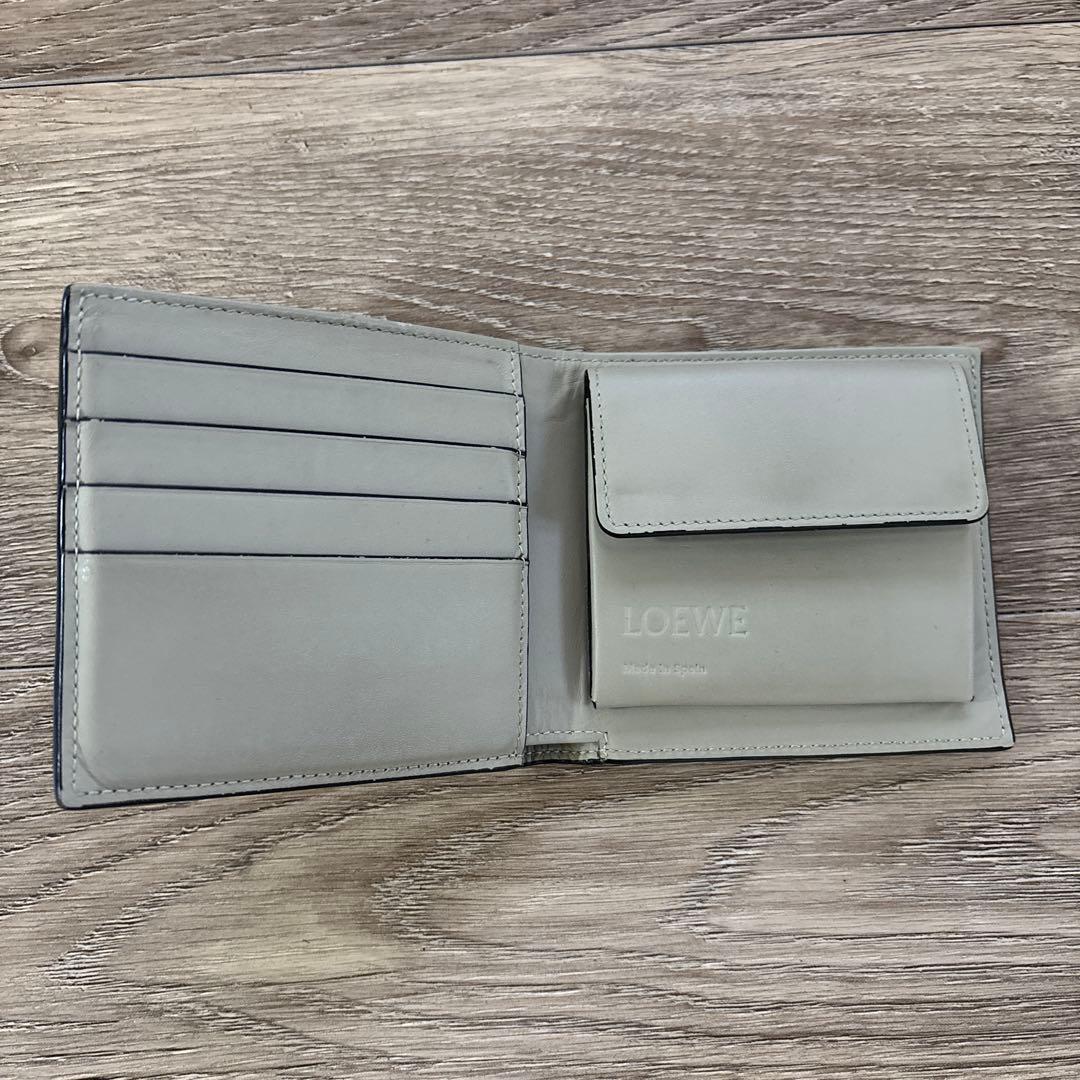 LOEWE ベージュ 二つ折り財布