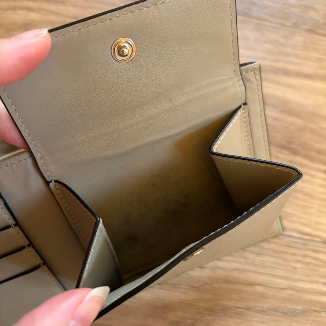 LOEWE ベージュ 二つ折り財布