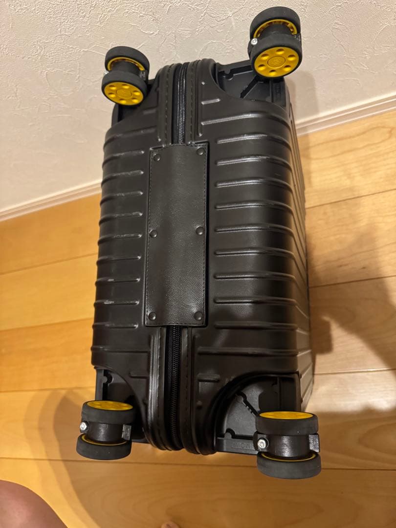 RIMOWA コンパクト