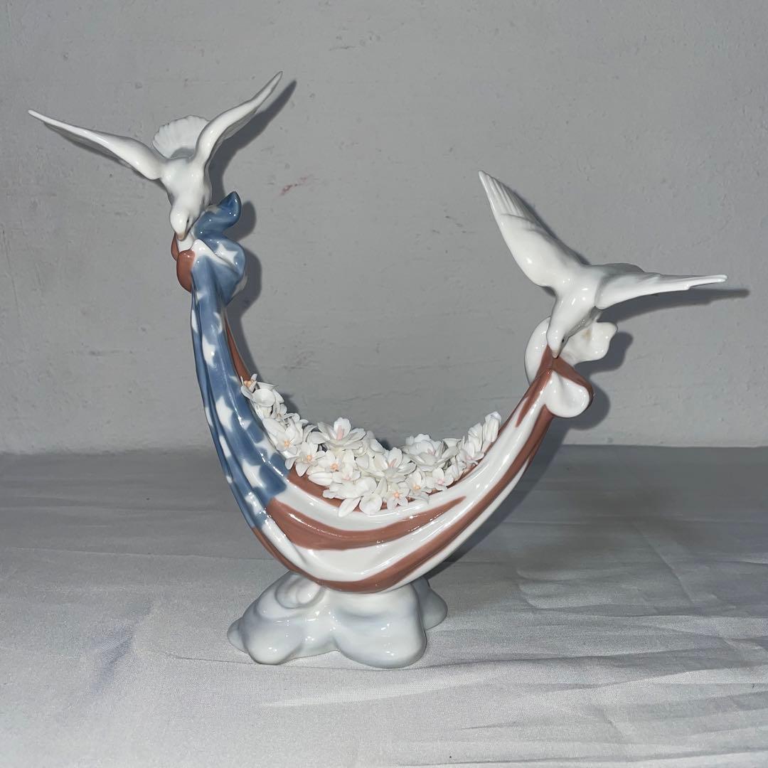 LLADRO 人形 平和の花かご　星条旗柄　アメリカ