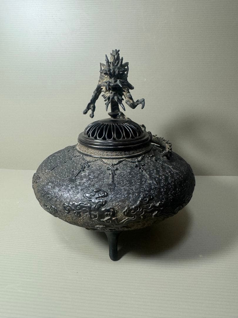 2069 高岡銅器　金工師 米田秀保 造  蝋型鋳銅 立龍提手 瓔珞雲図 香炉