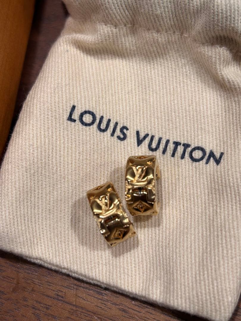 ほぼ新品！ルイヴィトン ブックルドレイユ ピロー ナノグラム ピアス