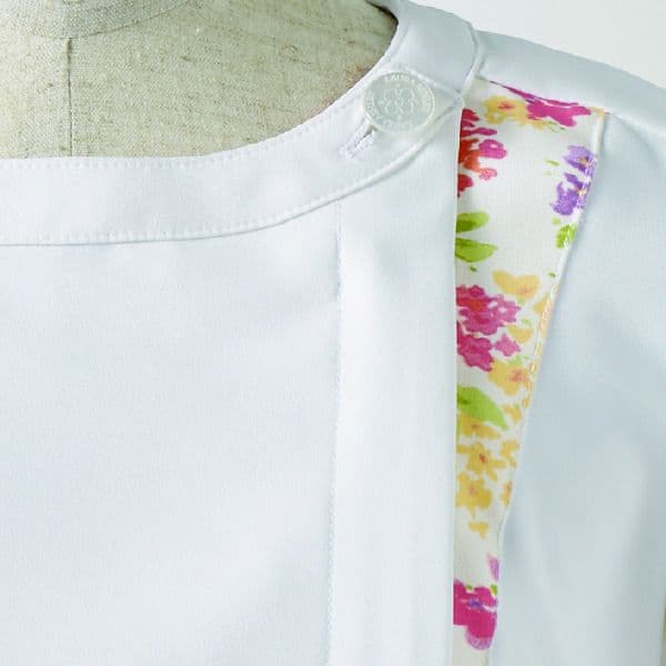 新品　住商モンブラン　ローラアシュレイ　ナースジャケット　L