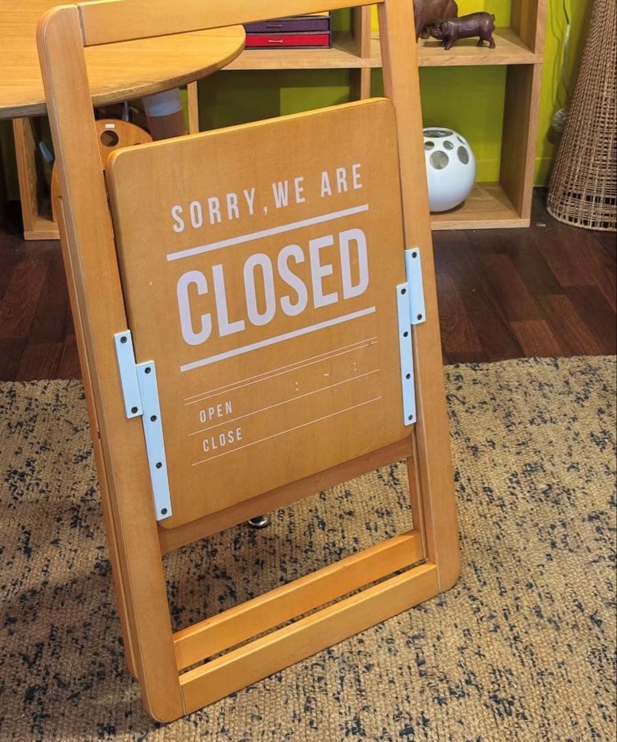 折りたたみ木製チェア