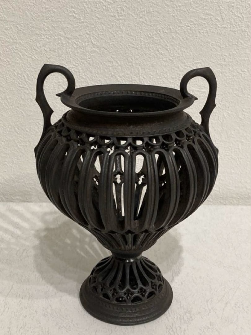 伊藤剛俊さん　透彫花器