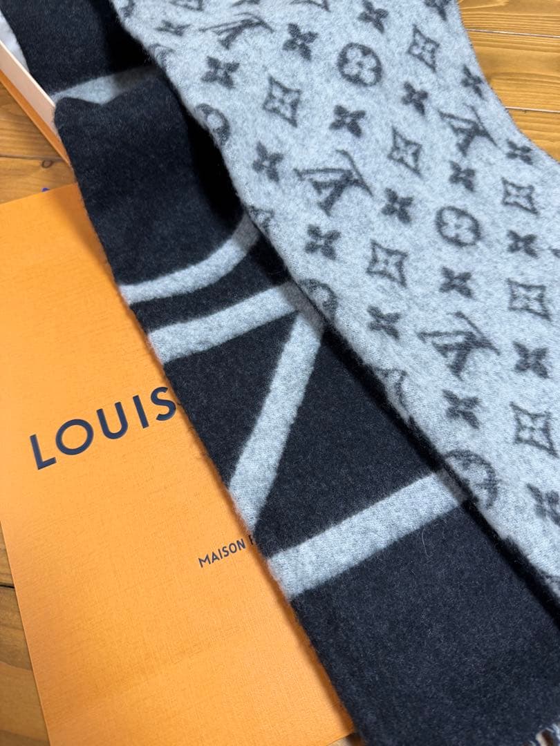 【美品】LOUIS VUITTON マフラー　LVスプリット