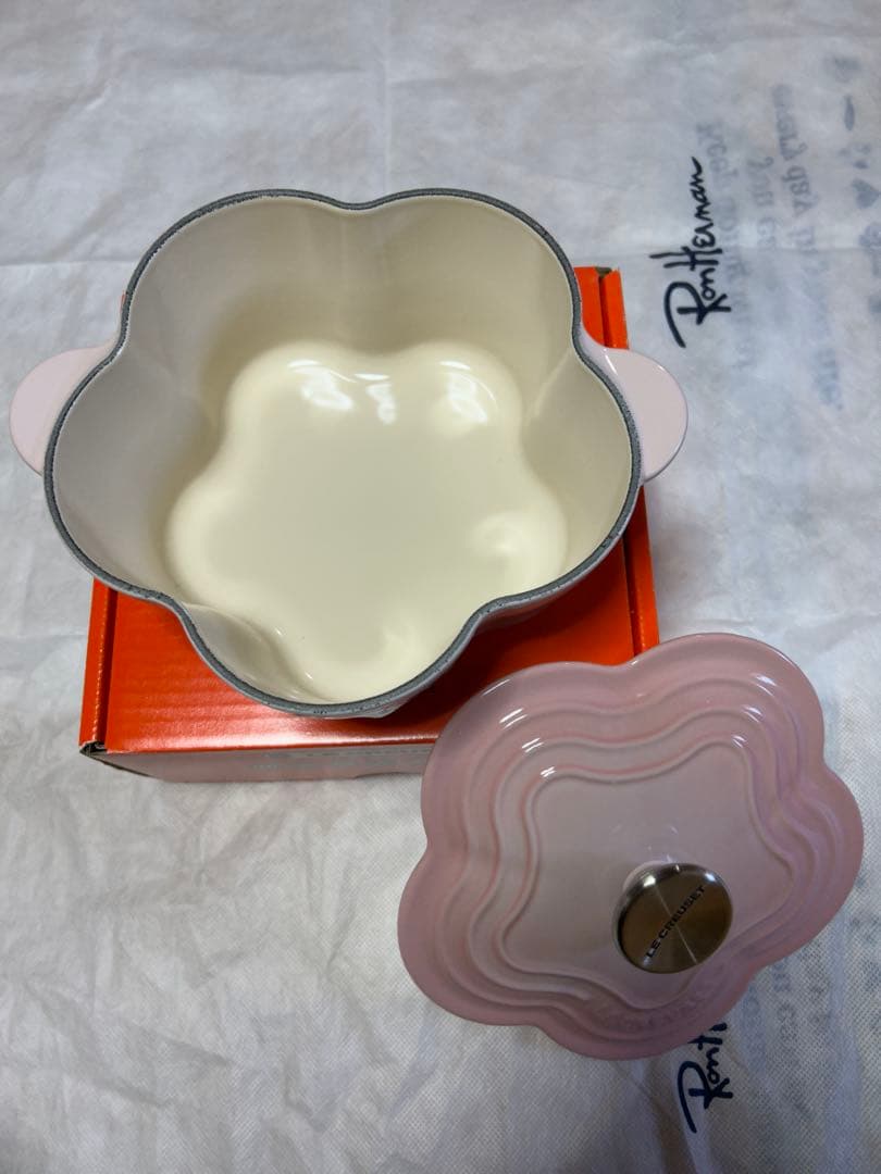 ル・クルーゼ　ココットフルール　シェルピンク　20cm 両手鍋