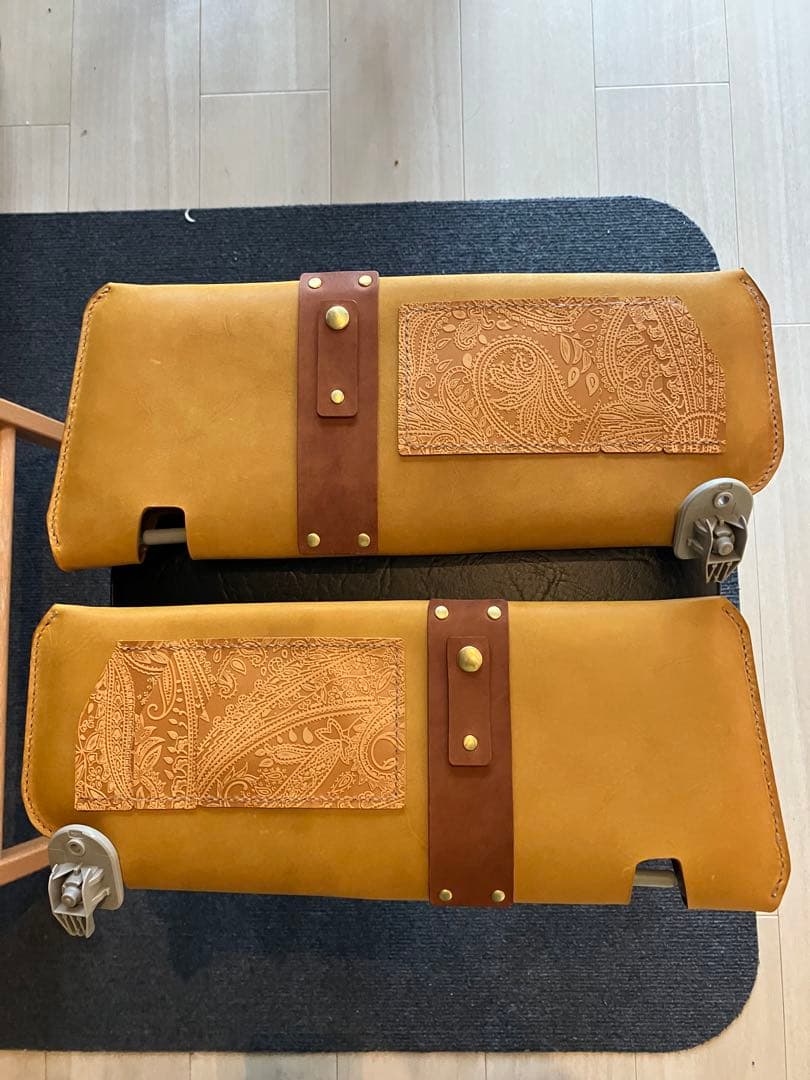 【nekokurashi】ジムニーJB64/74用サンバイザーレザーカバー