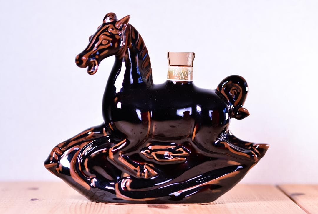 古酒未開栓サントリーウイスキー、ローヤル12年、2002年600ml（午歲）