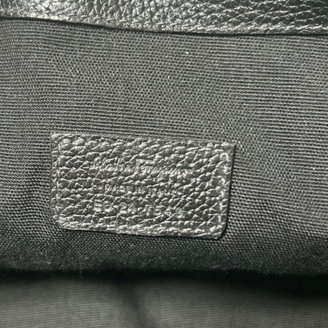 Salvatore Ferragamo フェラガモ　黒　革　メッセンジャーバッグ