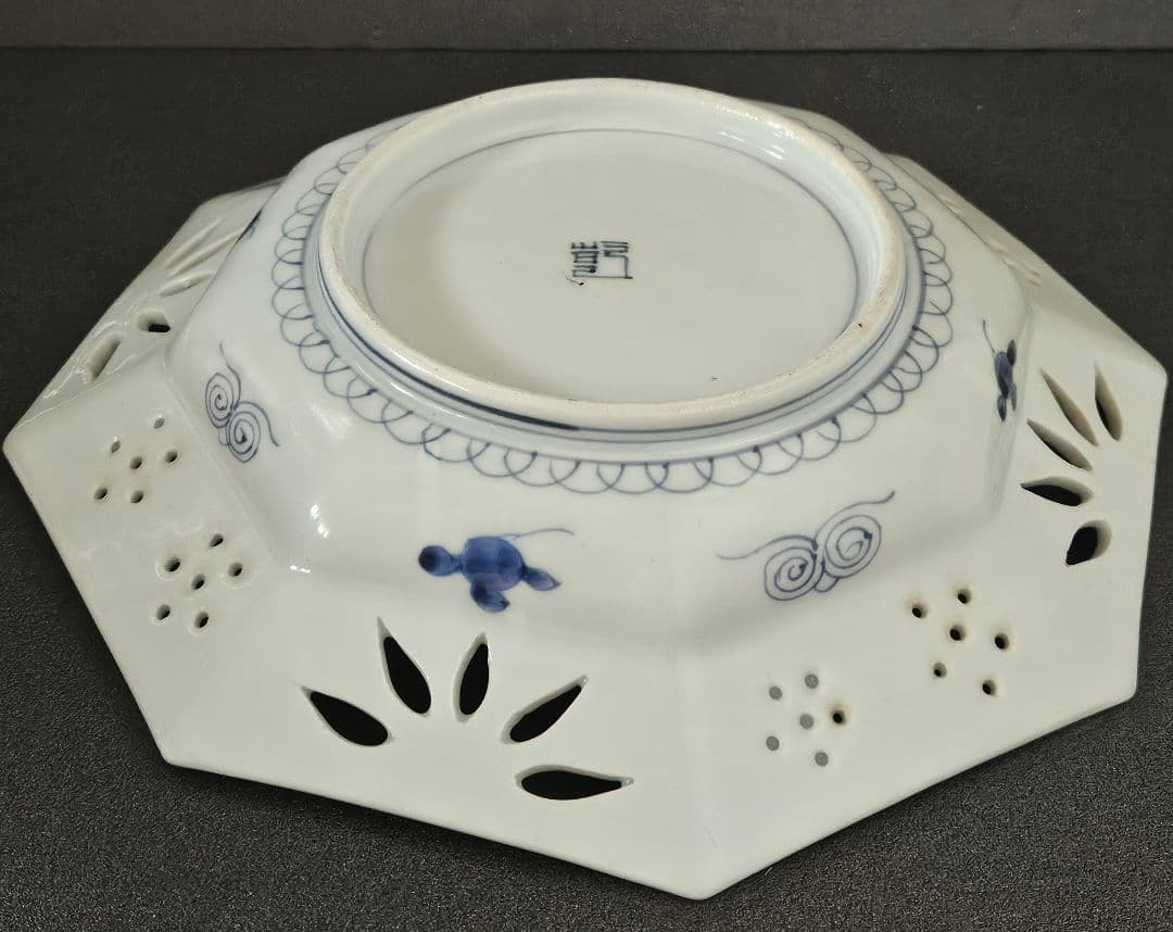 名品❗】 江戸後期　古伊万里 染付 透造　笹に六曜紋　松竹梅　25.3cm八角鉢