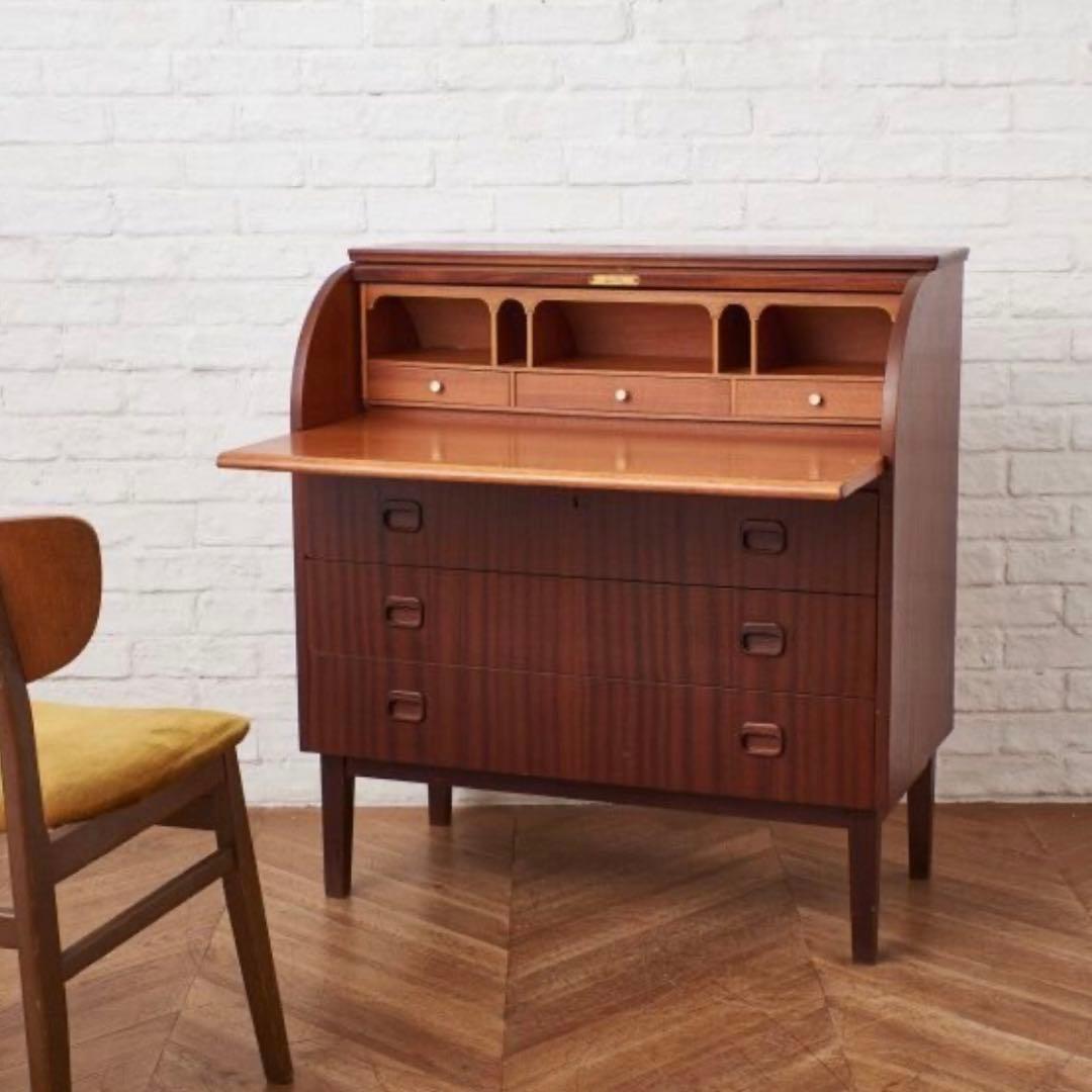 北欧家具　鍵付　スウェーデン　ヴィンテージ　バレル型　ライティングビューロー