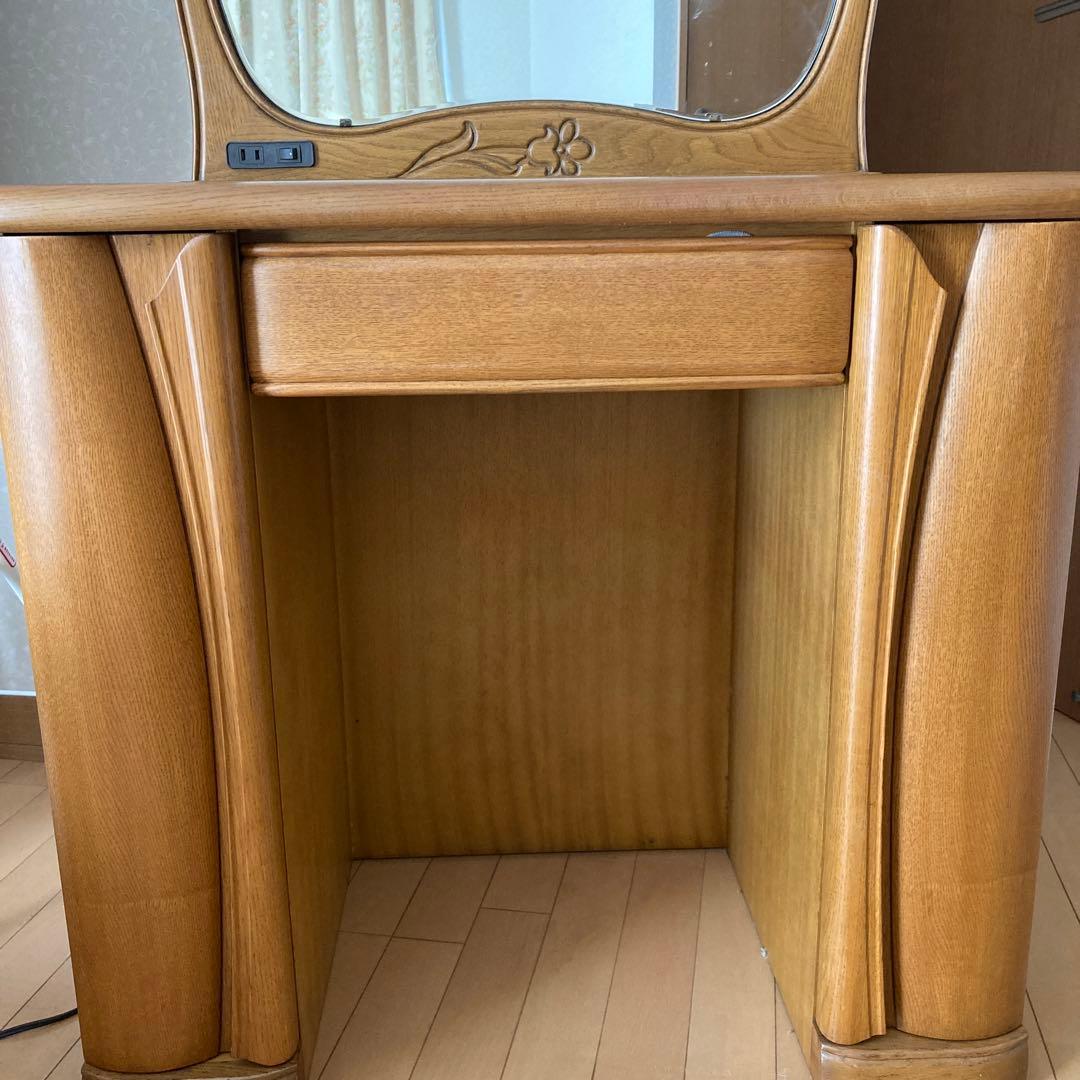 ドレッサー化粧台★ナラの木　天然木　椅子は別料金セット売りです