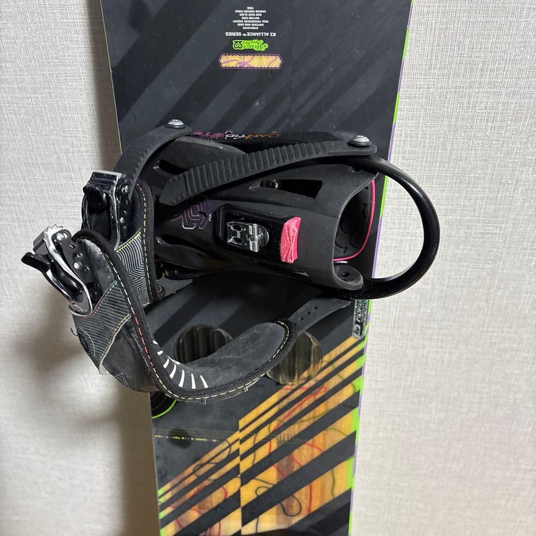 K2スノーボード ブラック/イエロー バインディング ワックス、ボードケース付き