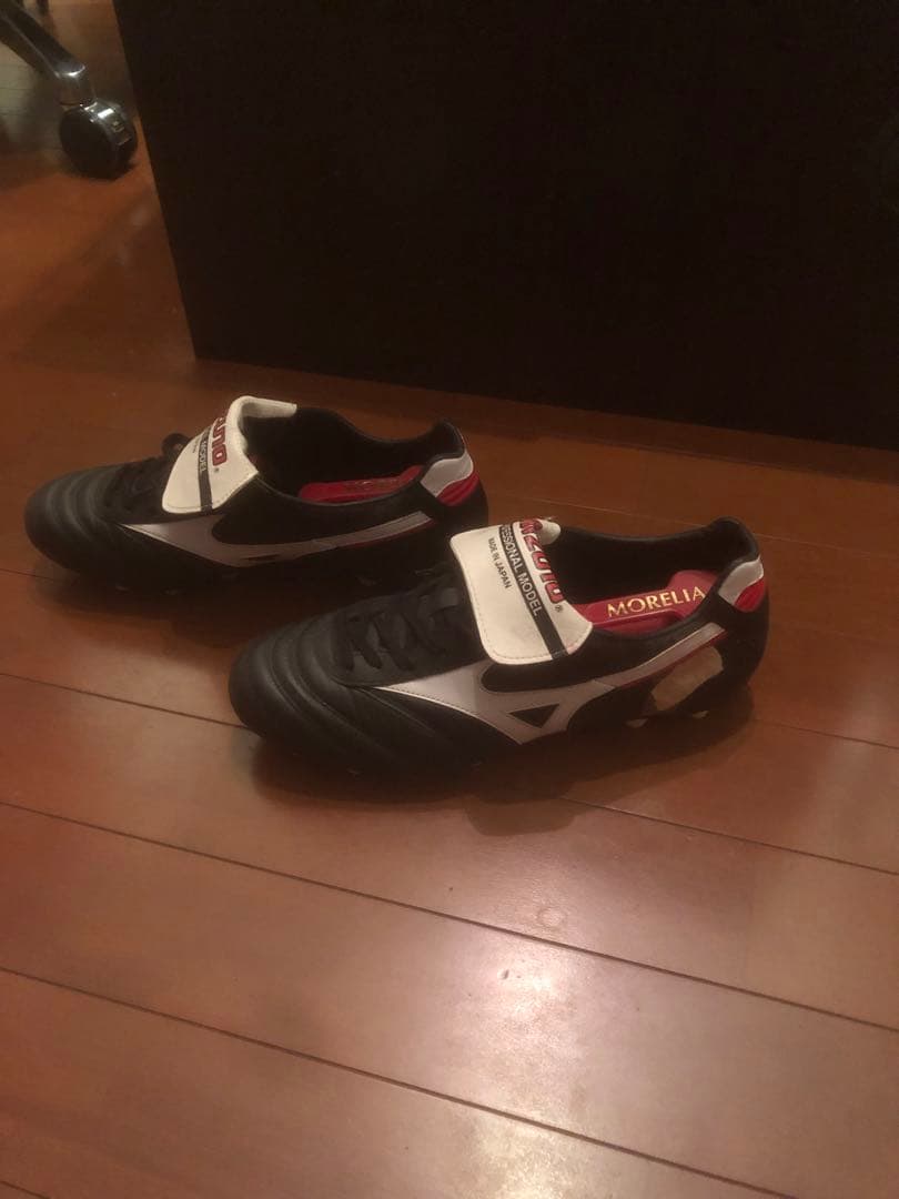 MORELIA サッカーシューズ 黒/赤/白