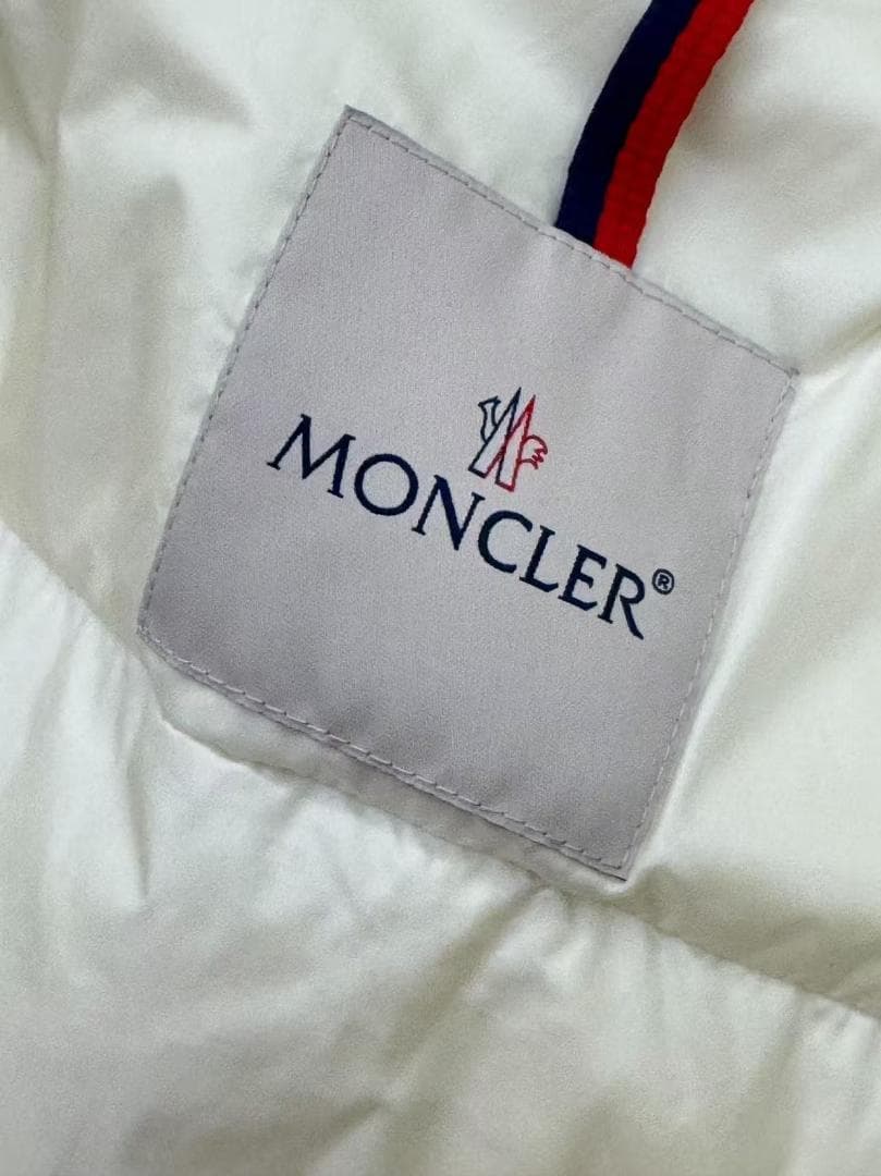 極美品ホワイト ダウンジャケット フード付き