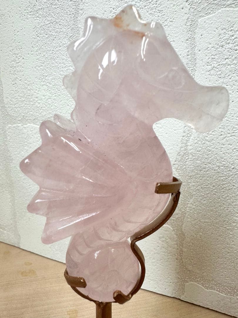 ローズクォーツ　タツノオトシゴ　スタンド付き　②