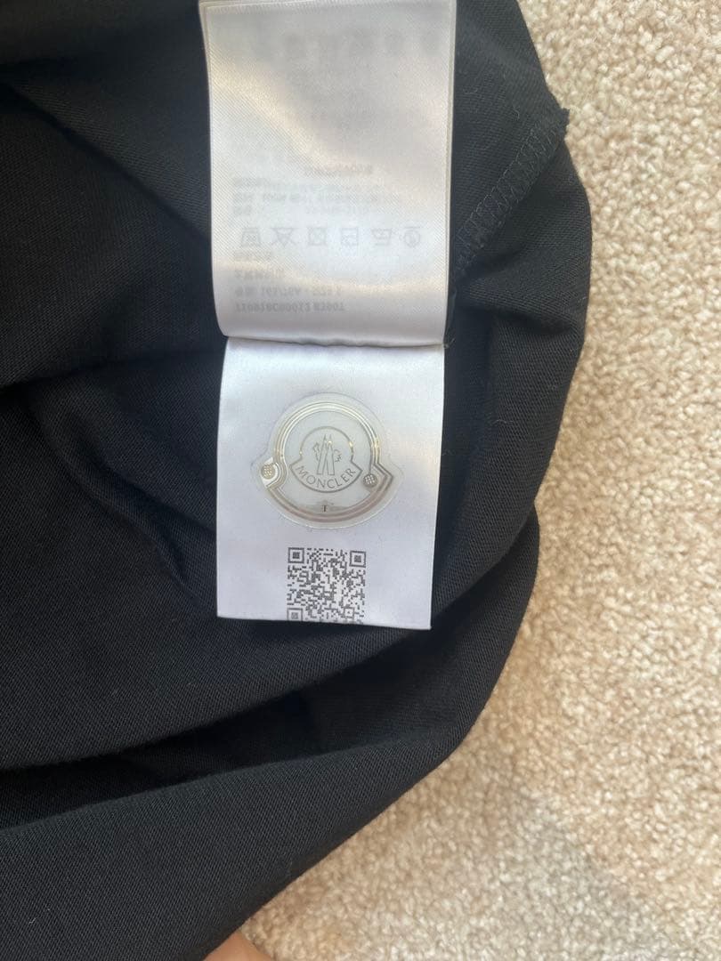 着用4回　モンクレール レタリングロゴ ネック 首ロゴ ワッペン Tシャツ