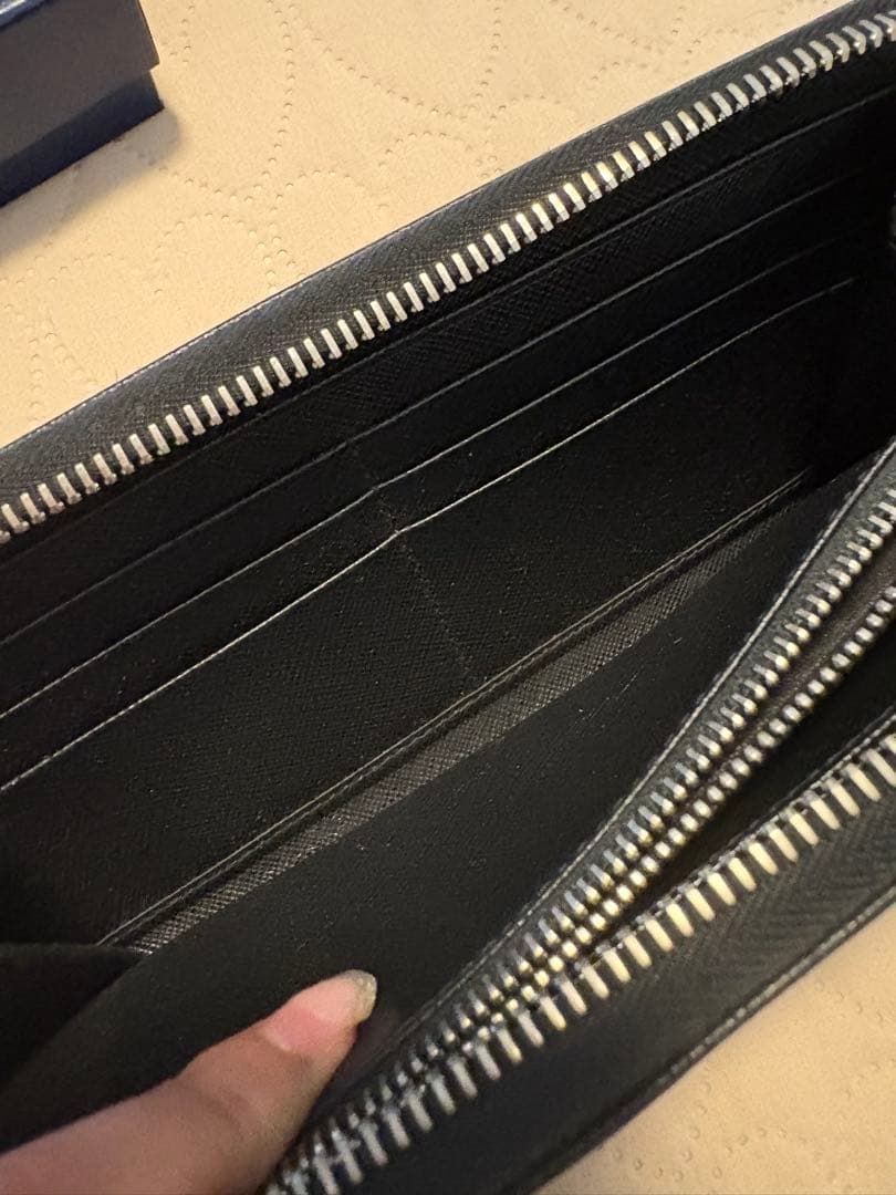 PRADA黒 長財布