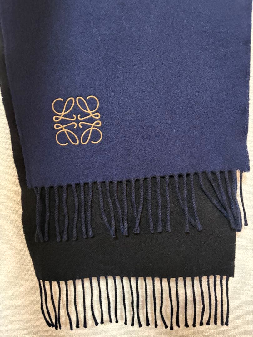 LOEWE リバーシブルマフラー ネイビー ブラック