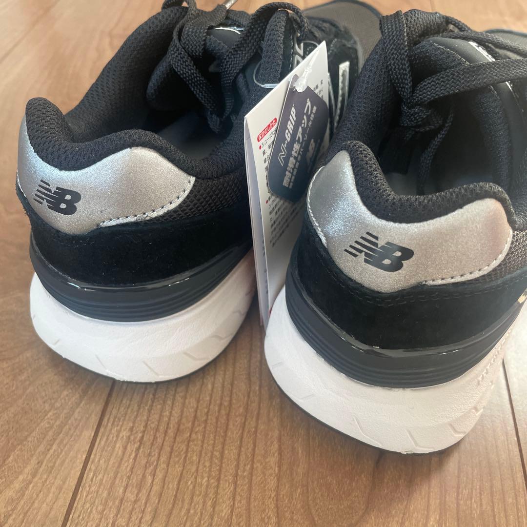 新品未使用　ニューバランス　880 レディース　スニーカー　ブラック