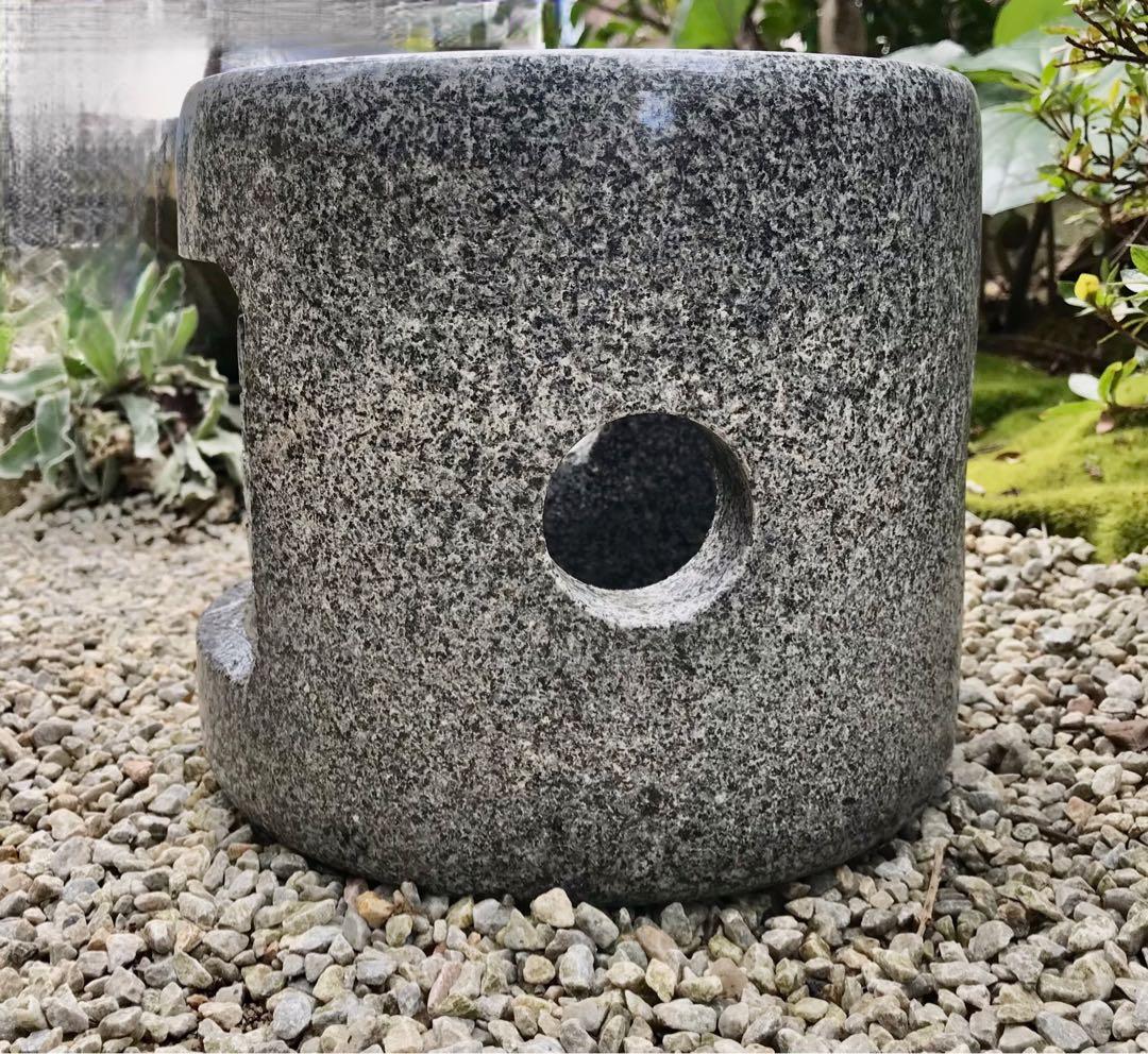 【御影磨き石・丸型火袋】オブジェ・庭石・置物・ガーデニング