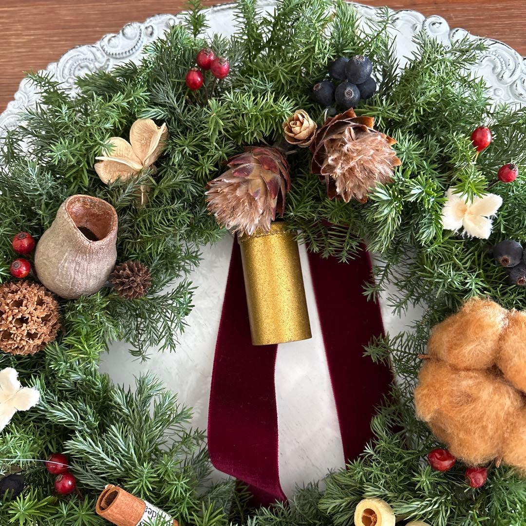 【お値引き中】コニファーのクリスマスリース　 ベル付き　ドライフラワー
