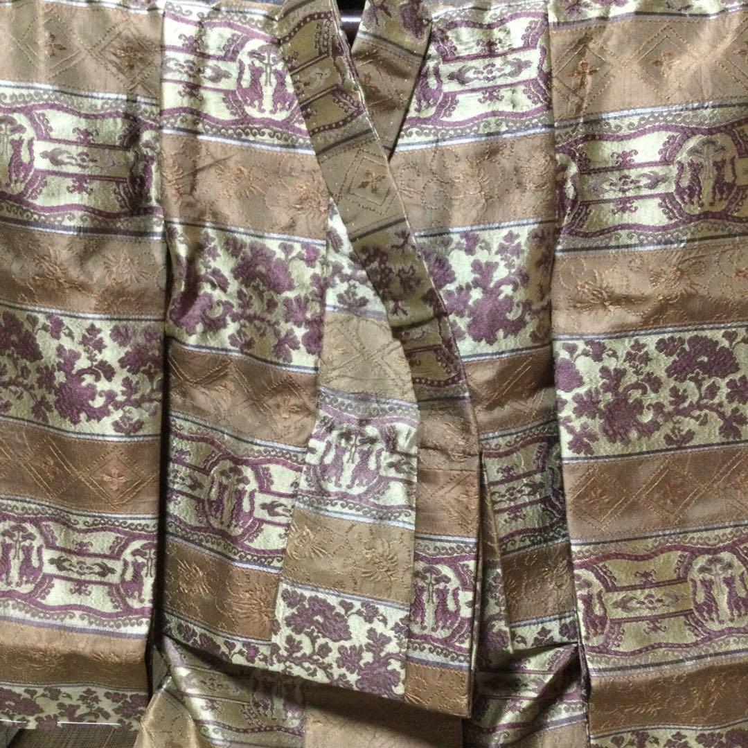 市松人形の人形着物と飾り台