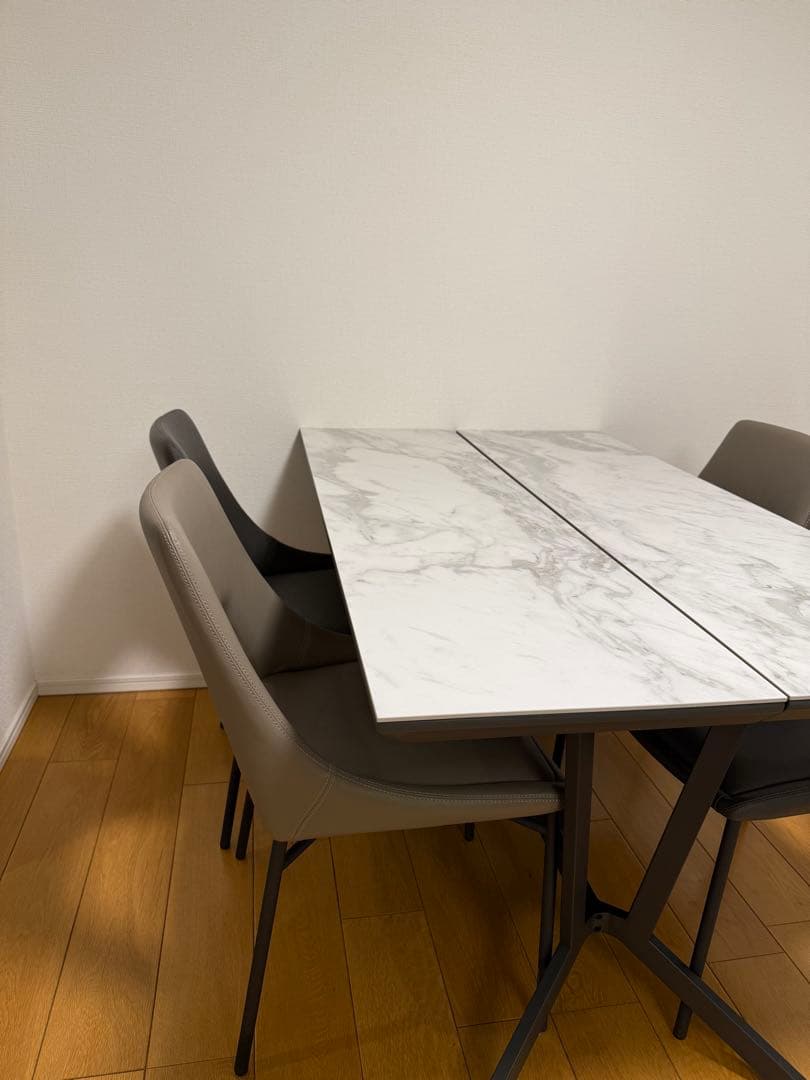 大塚家具　レイラ　テーブルのみ135cm