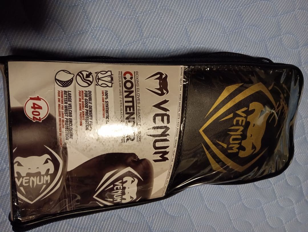 Venum ボクシンググローブ 14oz 渡辺二郎さん直筆サイン入り