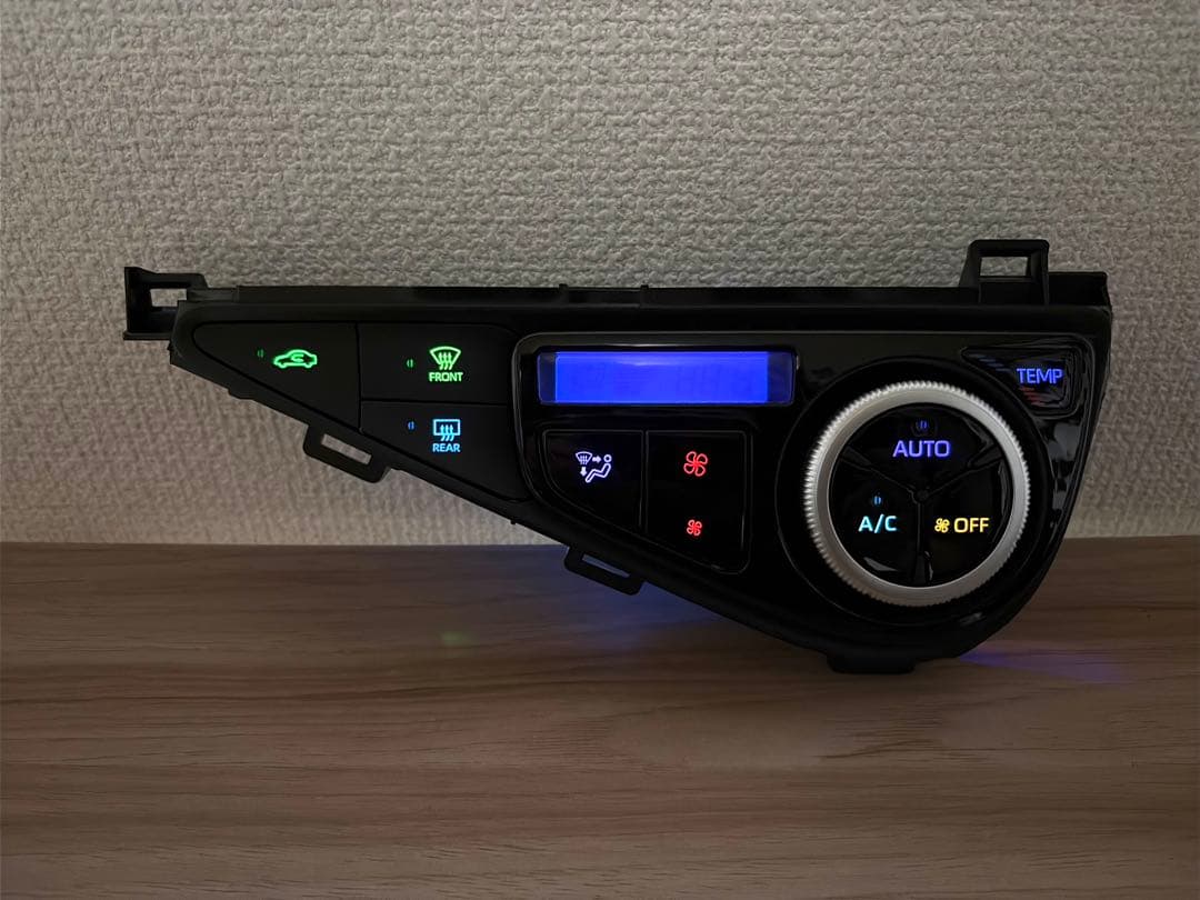 NHP10 アクア 後期　エアコンパネル レインボーカラ打ち替え完成品