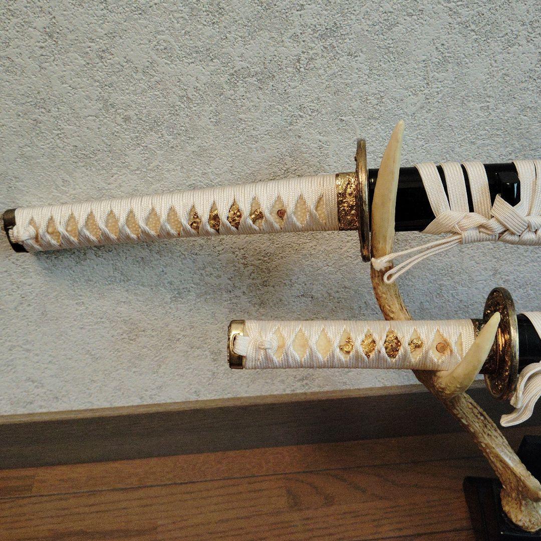 ド*ン様 龍柄　模造刀2本セット　刀掛台付き