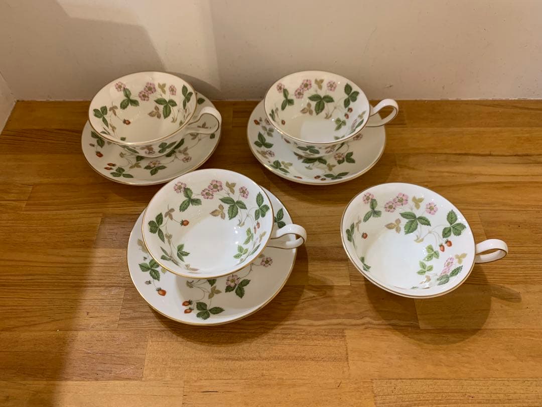 G1105-13★美品  ワイルドストロベリー　食器9点