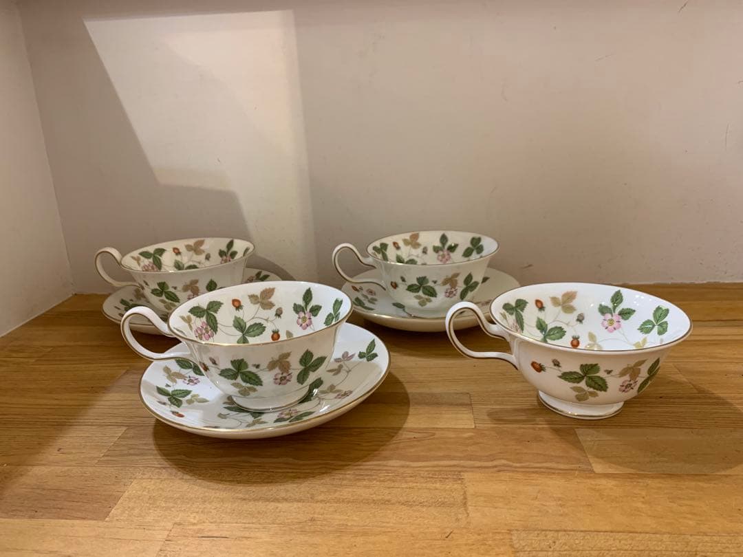 G1105-13★美品  ワイルドストロベリー　食器9点