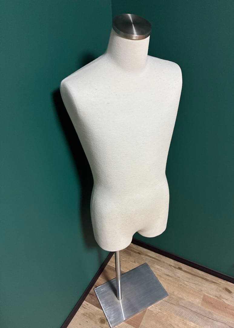 【美品】ステンレストルソー　布製ベージュ　土台付き 男性 木製首 撮影用