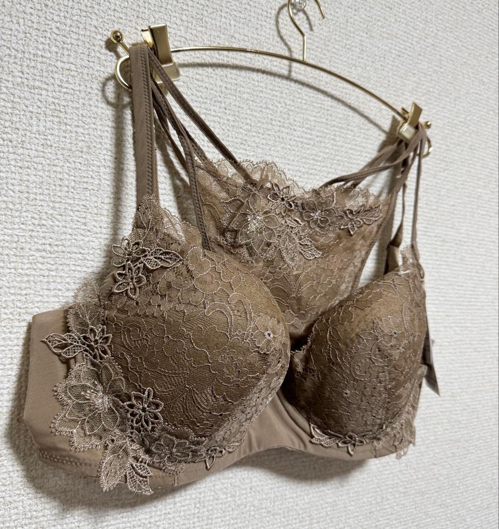 S*i様 ワコール　トレフル６５Ｇ　ブラＥ７５＆ＴバックショーツＭ　BR　新品タ