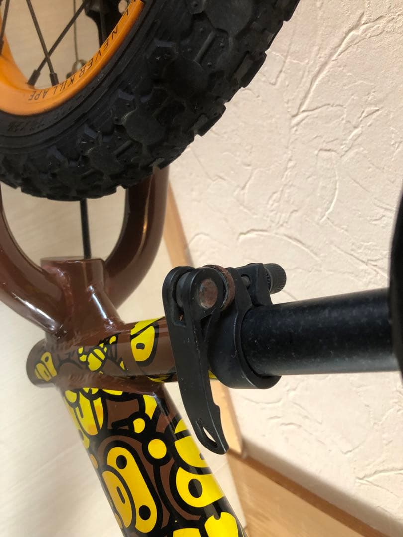 アベイシングエイプ　バランスバイク