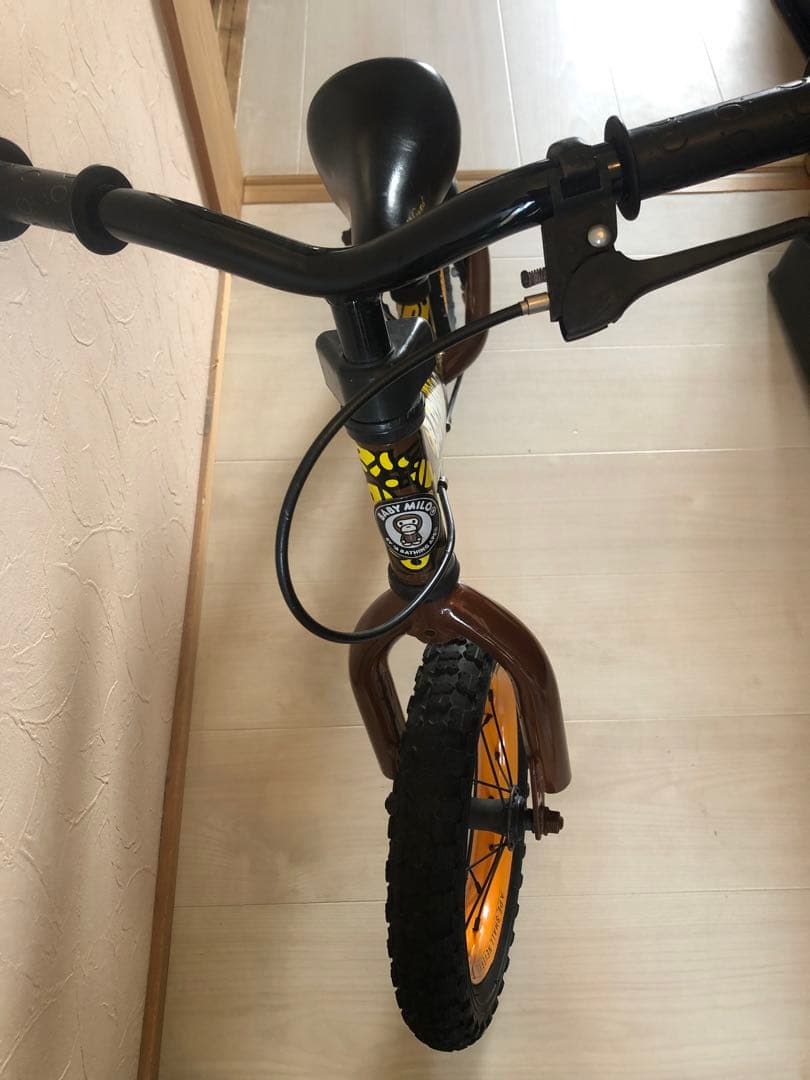 アベイシングエイプ　バランスバイク