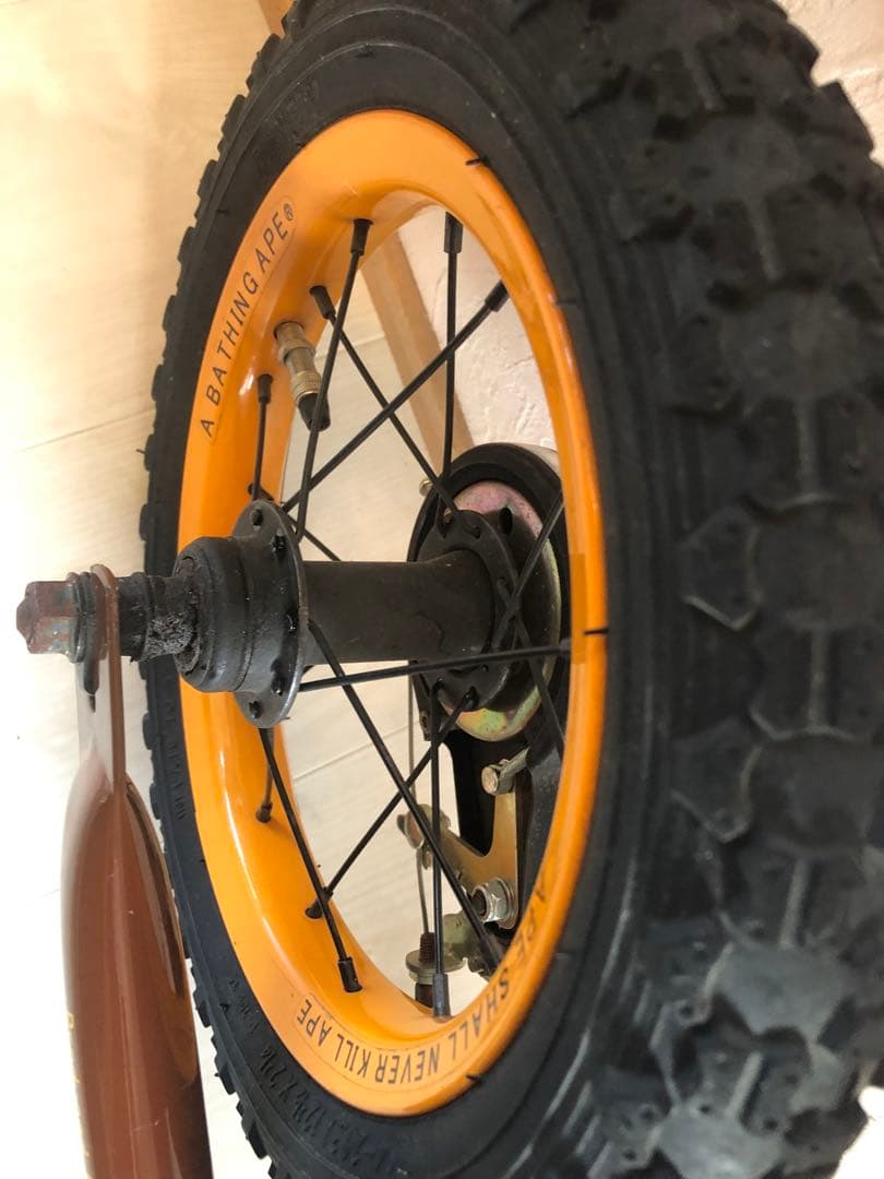 アベイシングエイプ　バランスバイク