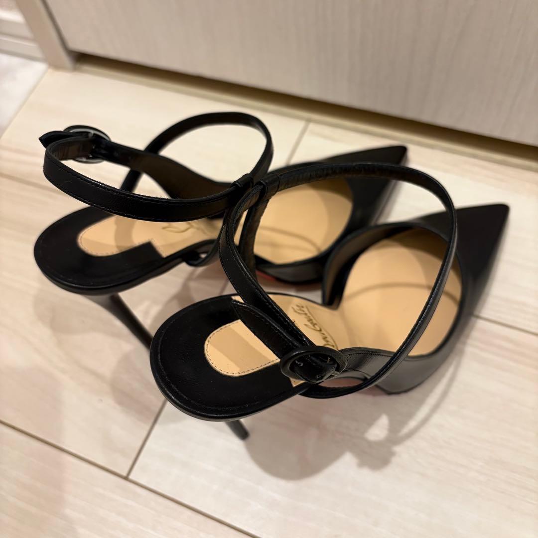 【新品未使用】Christian Louboutinブラックハイヒール