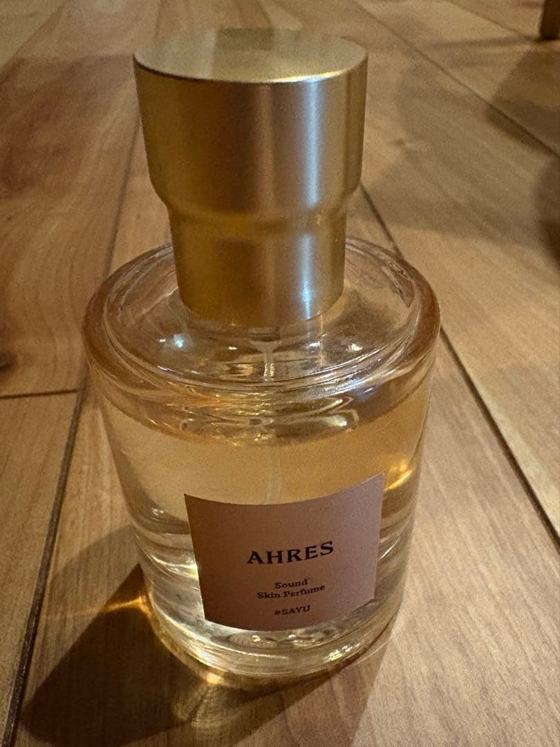 AHRES 香水　sayu