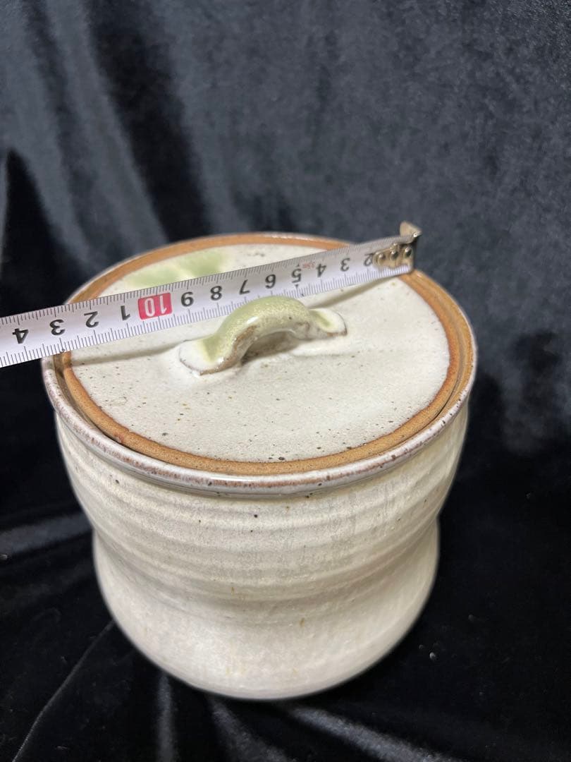 希少茶器茶道具水指（水差し）人間国宝龍山作窯　つまみ：14.5x14cm陶器製