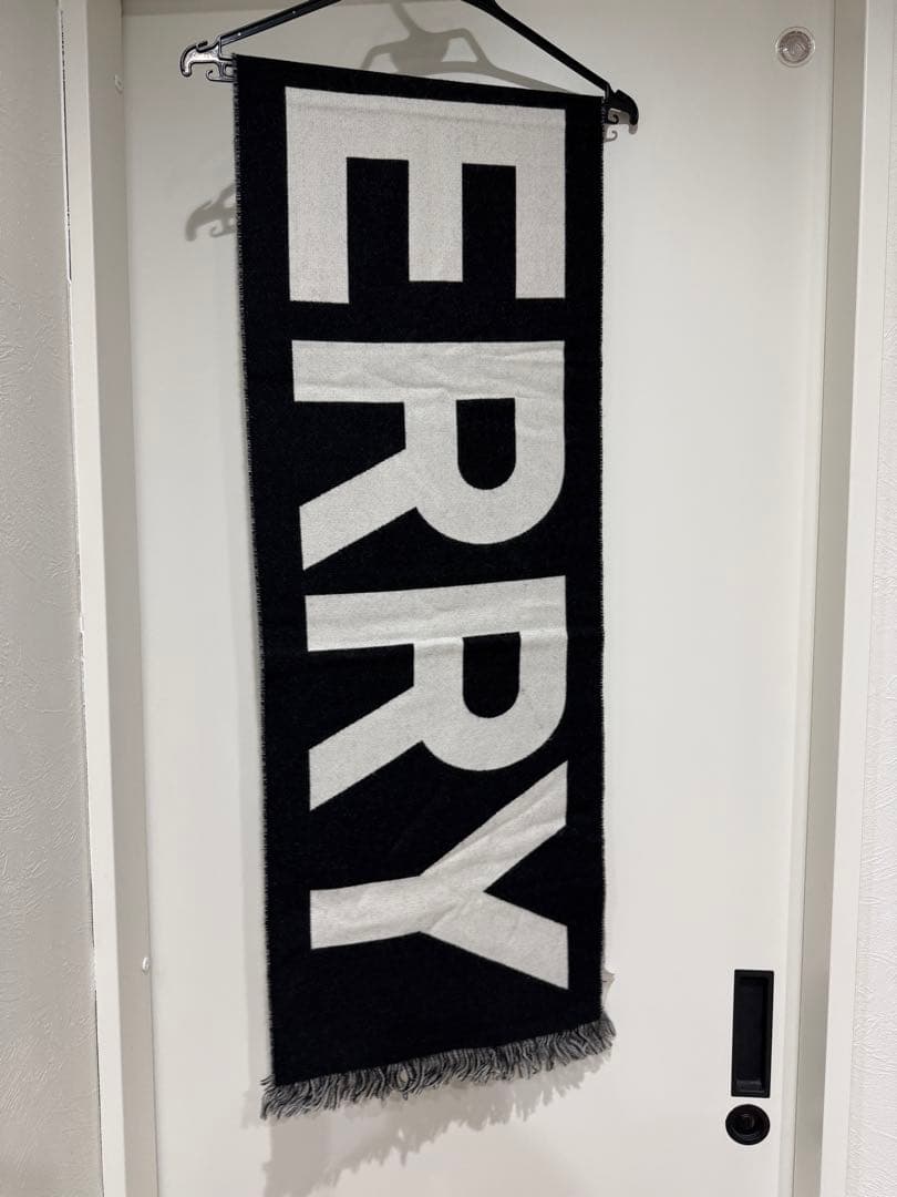 BURBERRY ロゴ マフラー