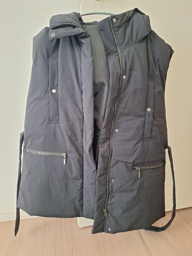 セオリーリュクス　タグ付き（懸念点あり）未使用　ダウンジャケット