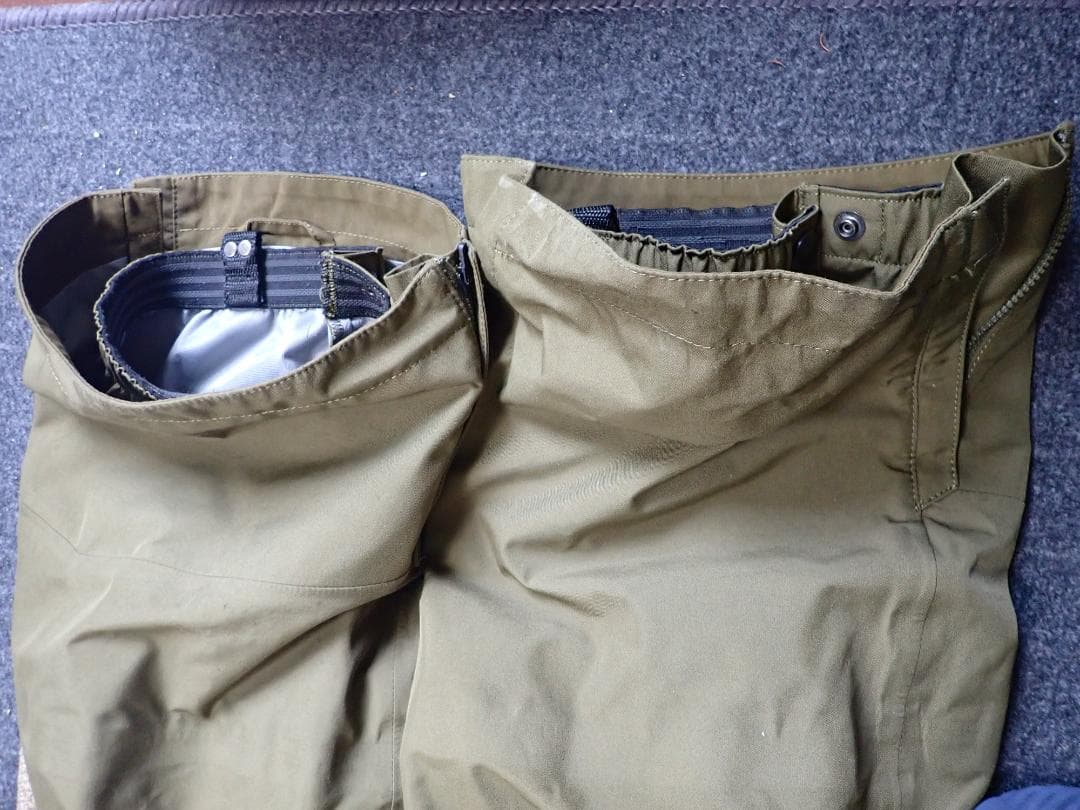 トゥーフォーワン 241 ゴアテック　ビブパンツ　M　オリーブグリーン系